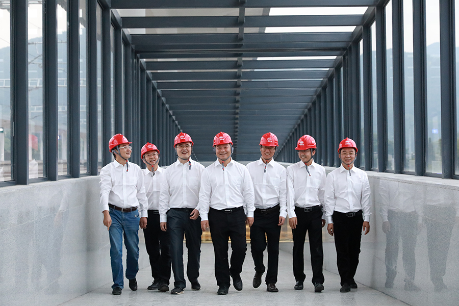 深化需求分析，落實項目客貨運量，鐵四院針對衢寧鐵路所經地區無大的經濟據點的情況，將寧德地區及寧德港作為研究重點，對大宗運量進行了針對性分析；系統開展主要技術標準研究，速度目標值研究了120公里/小時、160公里/小時及120公里/小時和160公里/小時分路段組合方案，經技術經濟比選，推薦了節時效果明顯、與相鄰路網相匹配、符合本線功能定位的160公里/小時方案。