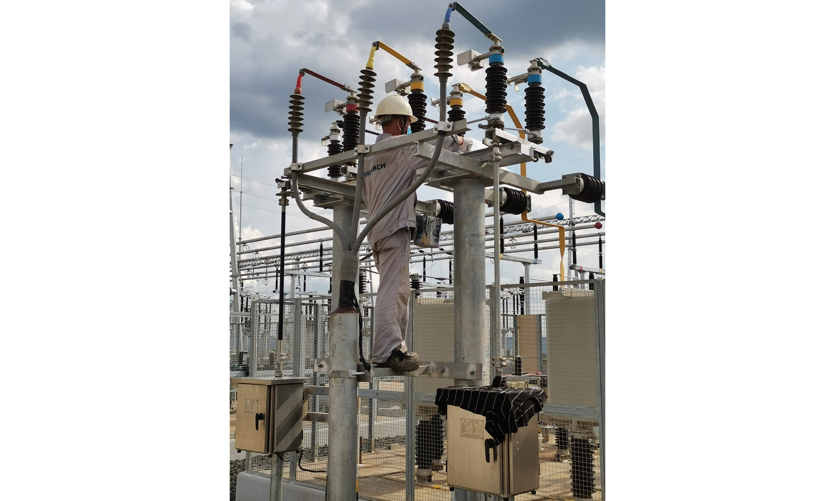 東環(huán)一期項目包括新建2個變電站（蒙多基里、臘塔納基里）和全長約275公里的輸電線路。建設(shè)工期36個月。