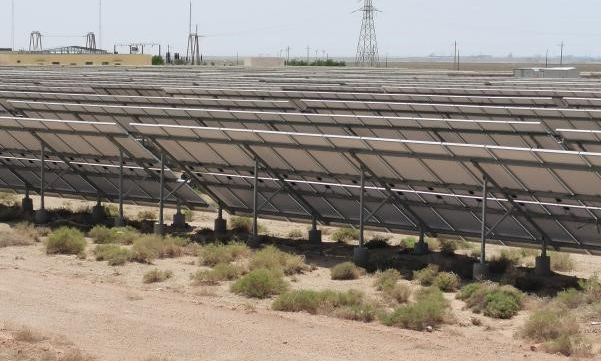 中節(jié)能太陽(yáng)能西北區(qū)民勤電站，地處騰格里沙漠和巴丹吉林沙漠之間。電站建成后，植被覆蓋率由5%提升到70%左右，有效改善了周?chē)纳鷳B(tài)環(huán)境，為恢復(fù)民勤綠洲貢獻(xiàn)了一份力量。