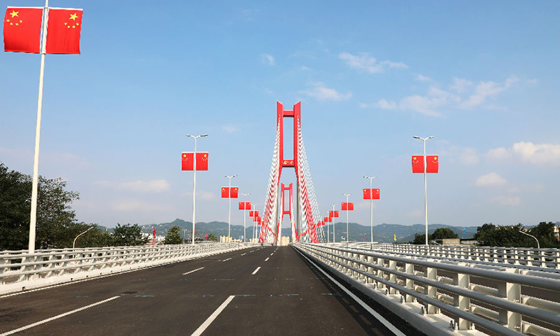 近日，由中國電建所屬水電七局承建的成都跨度最大的斜拉橋——金堂大橋（原名韓灘雙島大橋）正式建成通車。金堂大橋位于成都市金堂縣毗河、中河、北河三水匯合上游600米處，線路呈東西走向，連接金堂縣棲賢街道、趙鎮街道。