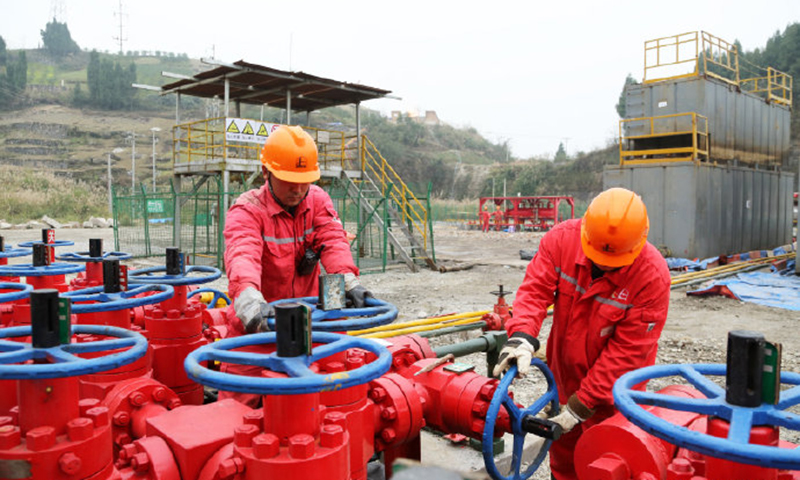 其目的是探索該層系天然裂縫發(fā)育區(qū)產(chǎn)能情況，進(jìn)一步證實(shí)資源可靠性，力爭(zhēng)實(shí)現(xiàn)新突破，為油田尋找油氣資源接替戰(zhàn)場(chǎng)提供強(qiáng)勁支撐。