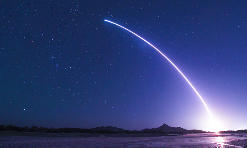 11月29日23時08分，搭載神舟十五號載人飛船的長征二號F遙十五運載火箭在酒泉衛星發射中心點火發射，約10分鐘后，神舟十五號載人飛船與火箭成功分離，進入預定軌道，航天員乘組狀態良好，發射取得圓滿成功。新華社記者 連振 攝