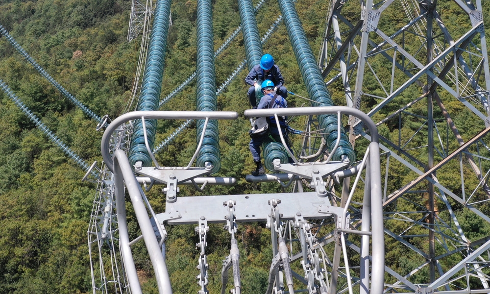 世界首個(gè)特高壓多端混合直流輸電工程年度檢修現(xiàn)場(chǎng)。