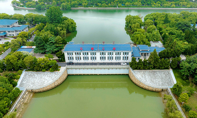 6月1日拍攝的位于江蘇省揚州市江都區的南水北調東線源頭江都水利樞紐二站（無人機照片）。新華社發（任飛 攝）