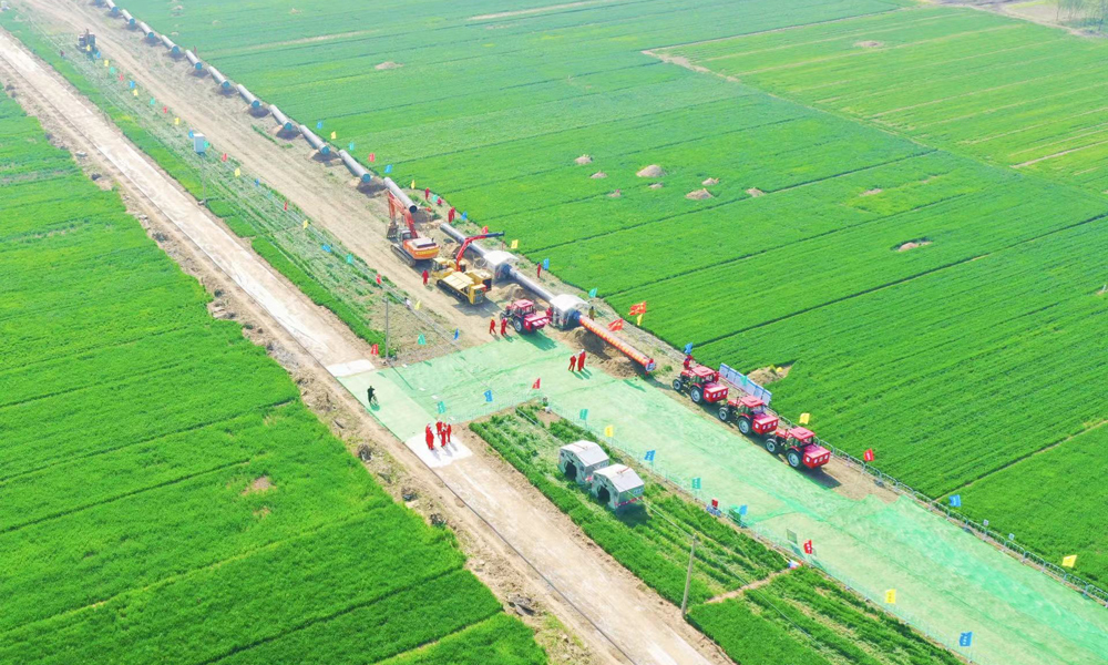 目前，中國石化天然氣分公司中原儲氣庫群東部氣源管道工程建設正在全速推進中。圖為近日拍攝的項目建設現場。