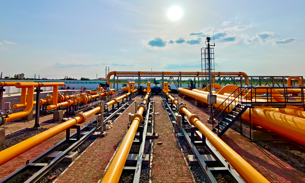 中國石化天然氣分公司中原儲氣庫群東部氣源管道工程由中國石化石工建中原建工承建，早在6月1日，該項目已順利完成中交。據了解，項目建成后，可將中國石化山東沿海LNG接收站資源注入中原儲氣庫群，最大限度發揮應急調峰作用，進一步提升了資源靈活調配和市場保供能力，對保障華北地區天然氣供應、促進地方經濟發展具有重要意義。