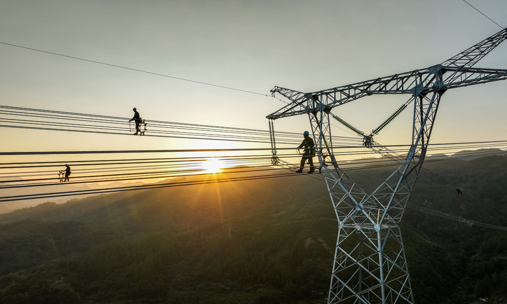近日，粵港澳大灣區500千伏外環東段工程全面投產，項目途經廣東惠州、河源、汕尾等地，總投資約30億元。