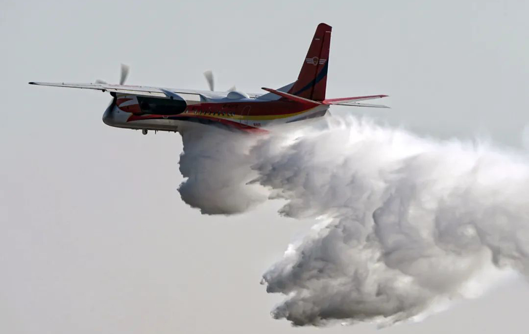 “新舟”60滅火機研制工作于2021年6月啟動，2023年7月完成平臺首次試飛，2023年10月參加航空應急救援綜合實戰演練，2024年1月取得特許飛行證并啟動滿載超低空投水試飛工作，2024年3月完成四川雅江滅火實戰科研驗證任務，2024年8月首批兩架機正式交付。