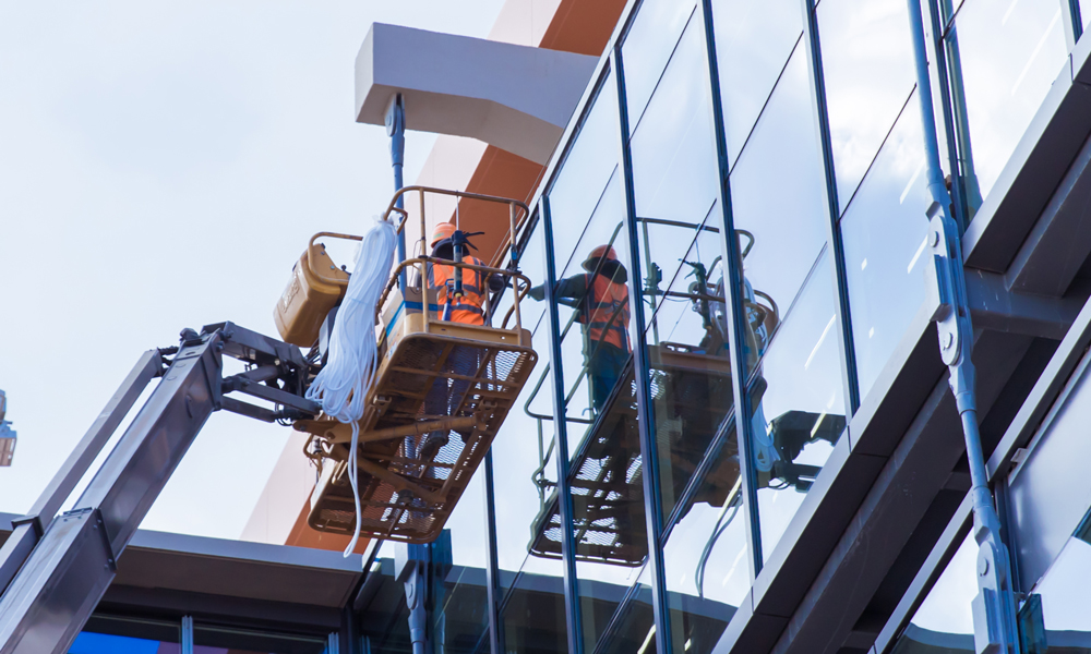 從開工到竣工，該項目僅用時17個月，相比同類型機場項目工期縮短近40%。在建設過程中，中建三局充分運用5G、云計算、大數據等技術，實現對工程的高效管理和精準控制，借助三維激光掃描等智能建造先進技術，高質高效推動項目建設。