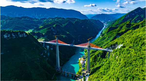 6月14日，由中國鐵建旗下昆侖集團參與投資，鐵一院勘察設計，中國鐵建港航局參與施工的渝湘復線高速磨寨烏江特大橋順利合龍，至此渝湘復線高速公路彭水至酉陽段全線貫通。