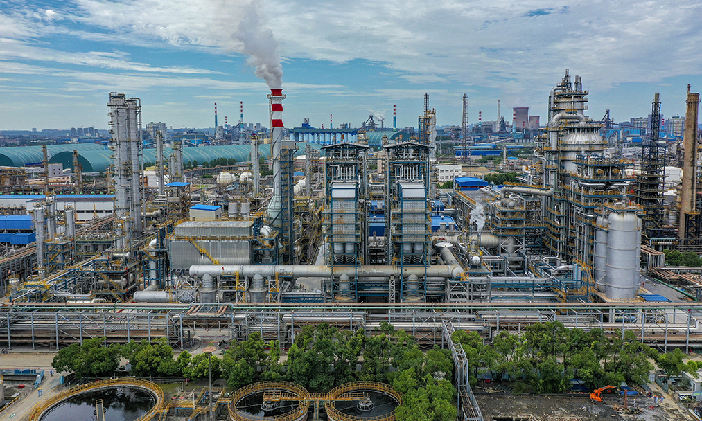 中韓石化新建的280萬噸/年催化裂化裝置運用了中國石化石科院先進的MIP-CGP技術（增產丙烯、多產異構化烷烴的清潔汽油生產技術），設計年加工時數高達8400小時，具備高摻渣、低排放、多產化工原料等特點。該裝置的生產原料中可摻入20%的渣油，能有效提高裂解深度，提升重質原料油加工效率，降低柴汽比，減少石油焦產量。