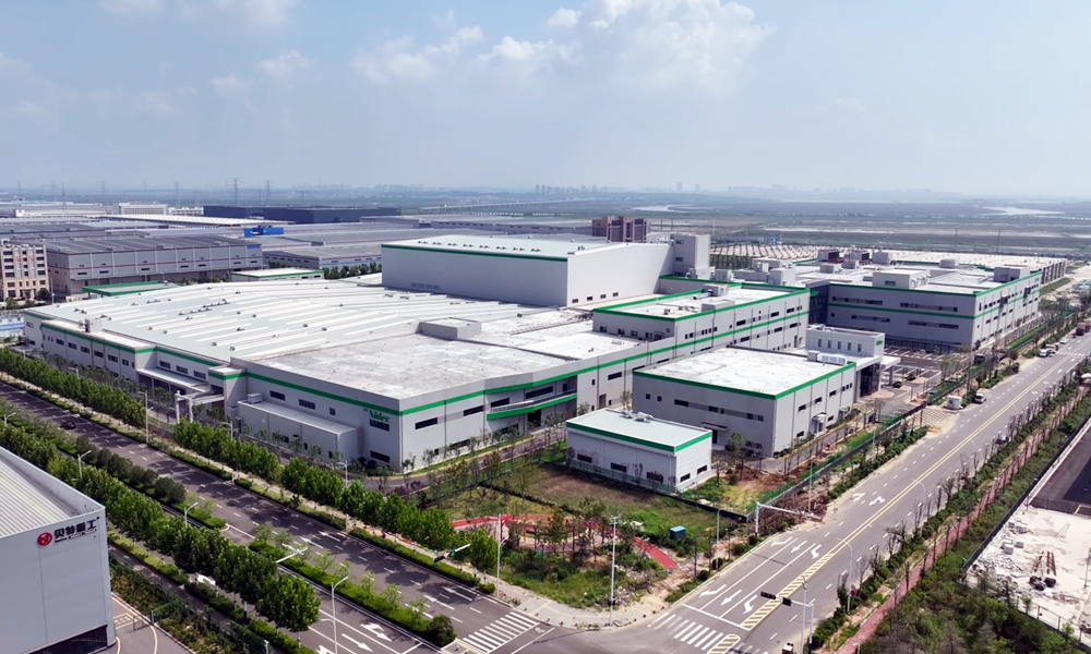 由中國建筑旗下中建八局承建的青島上合示范區尼得科全球電器產業園項目一期項目，是亞洲產能最大的直流電機壓縮機生產制造及研發基地，總建筑面積10.82萬平方米，主要包含生產車間、綜合樓技術中心等建筑和設施。項目重點從事高新技術、高效節能電機驅動器、控制器、壓縮機自動驅動系統等工業重大高端技術裝備的研究、開發及生產。