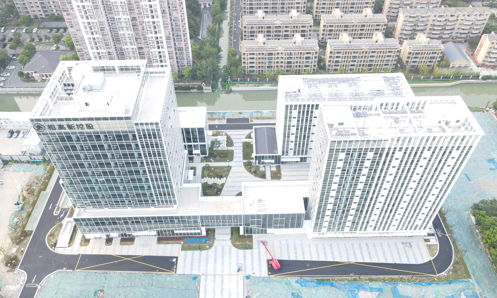 由中國建筑旗下中建安裝承建的蘇州相高鑫數字金融產業園施工總承包項目，是蘇州市重點項目，項目位于江蘇省蘇州市，總建筑面積約6萬平方米，主要由一棟商辦樓和兩棟公寓樓構成，項目投用后將成為服務功能健全、管理運行規范、區域特色鮮明的數字金融產業園。