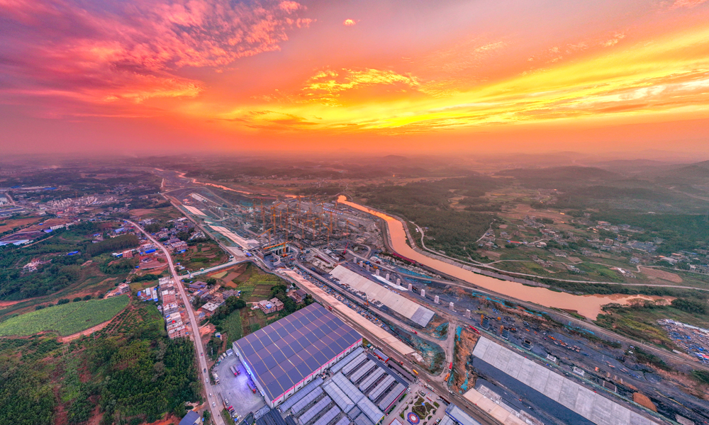 平陸運河是新中國成立以來建設的首條江海聯通大運河，建成后將成為我國西南地區運距最短、最經濟、最便捷的出海通道。