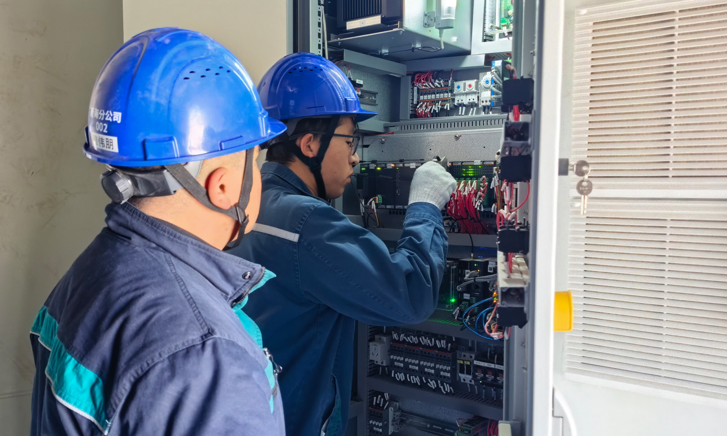 铆足干劲开新局 中国绿发全力守护供电安全