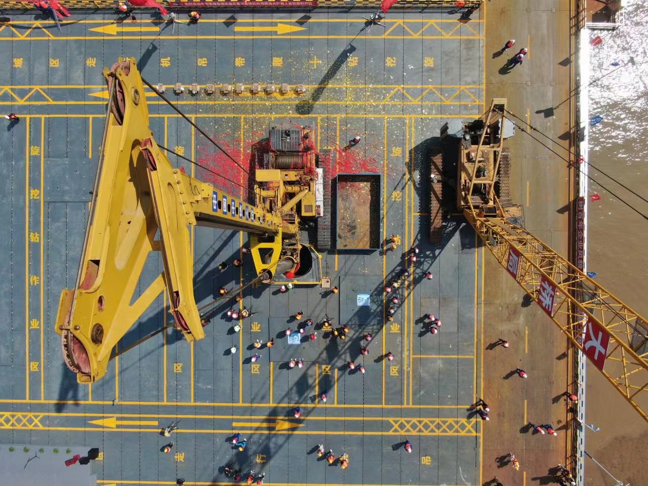 杭州灣跨海鐵路橋正式開工3.jpg 杭州灣跨海鐵路橋正式開工3.jpg