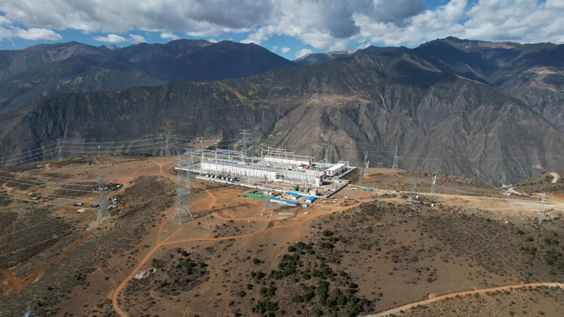 巴塘500千伏變電站.jpg