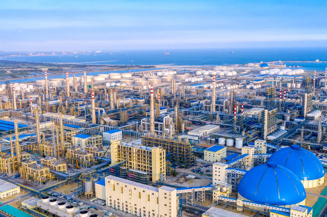綠色智能效益型世界級煉化基地橫空出世.jpg