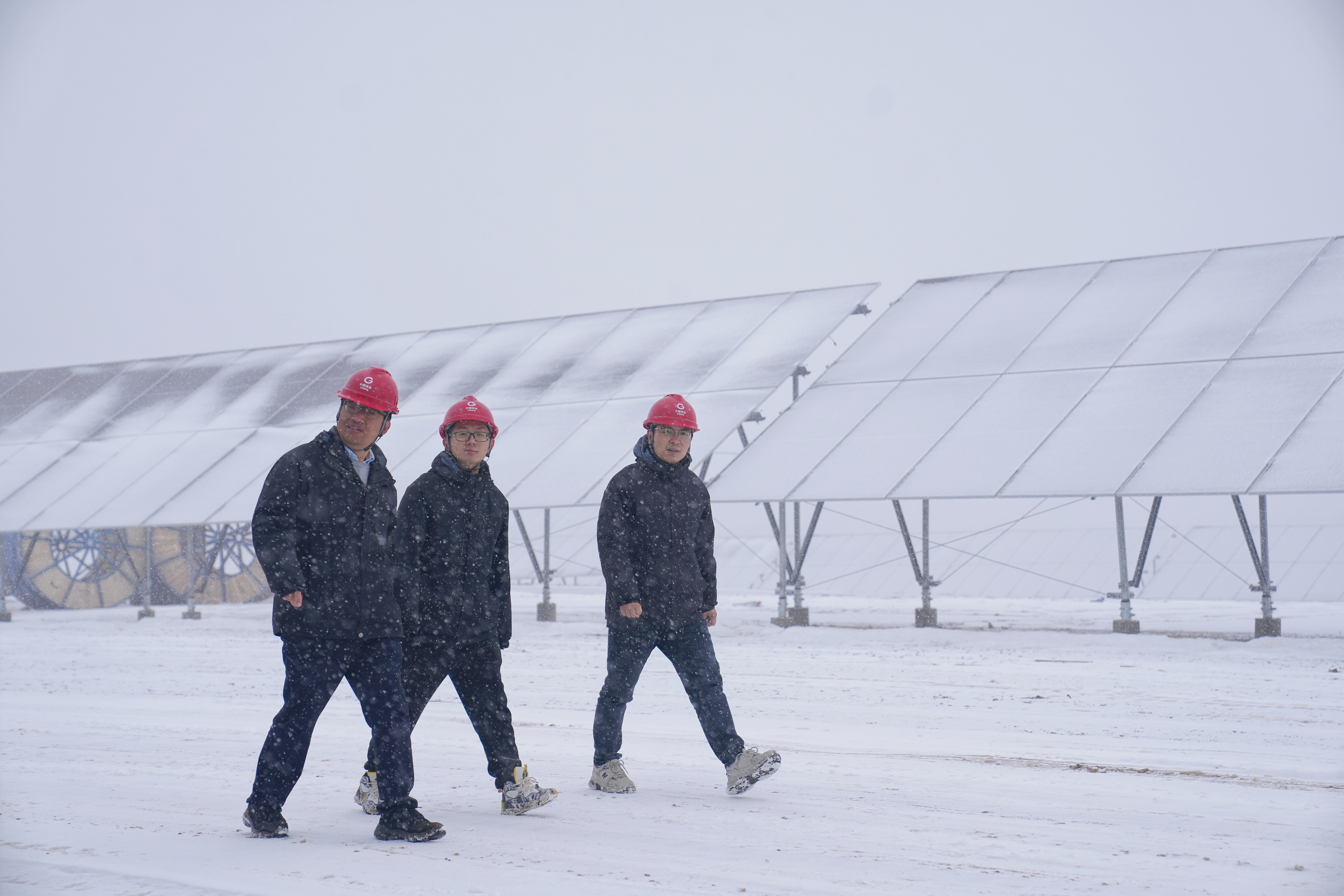 圖二:尼勒克400萬千瓦風光項目現(xiàn)場.jpg 圖二:尼勒克400萬千瓦風光項目現(xiàn)場.jpg