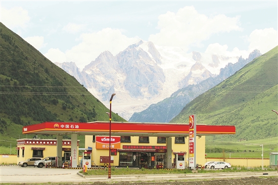 圖為馬尼干戈LNG加氣站。貢布 攝.jpg