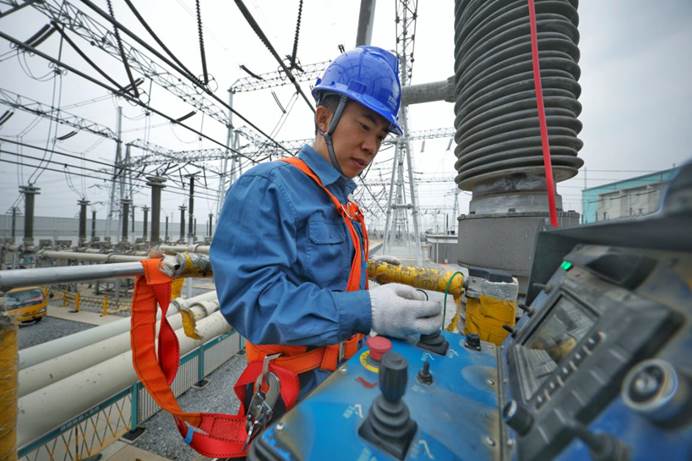 01超高壓公司 馮新巖